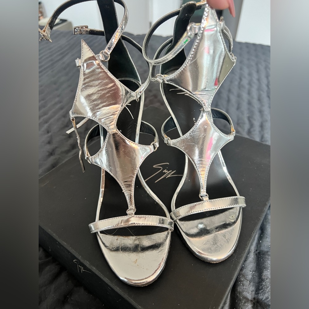 Authentic Giuseppe Zanotti heels in silver color
